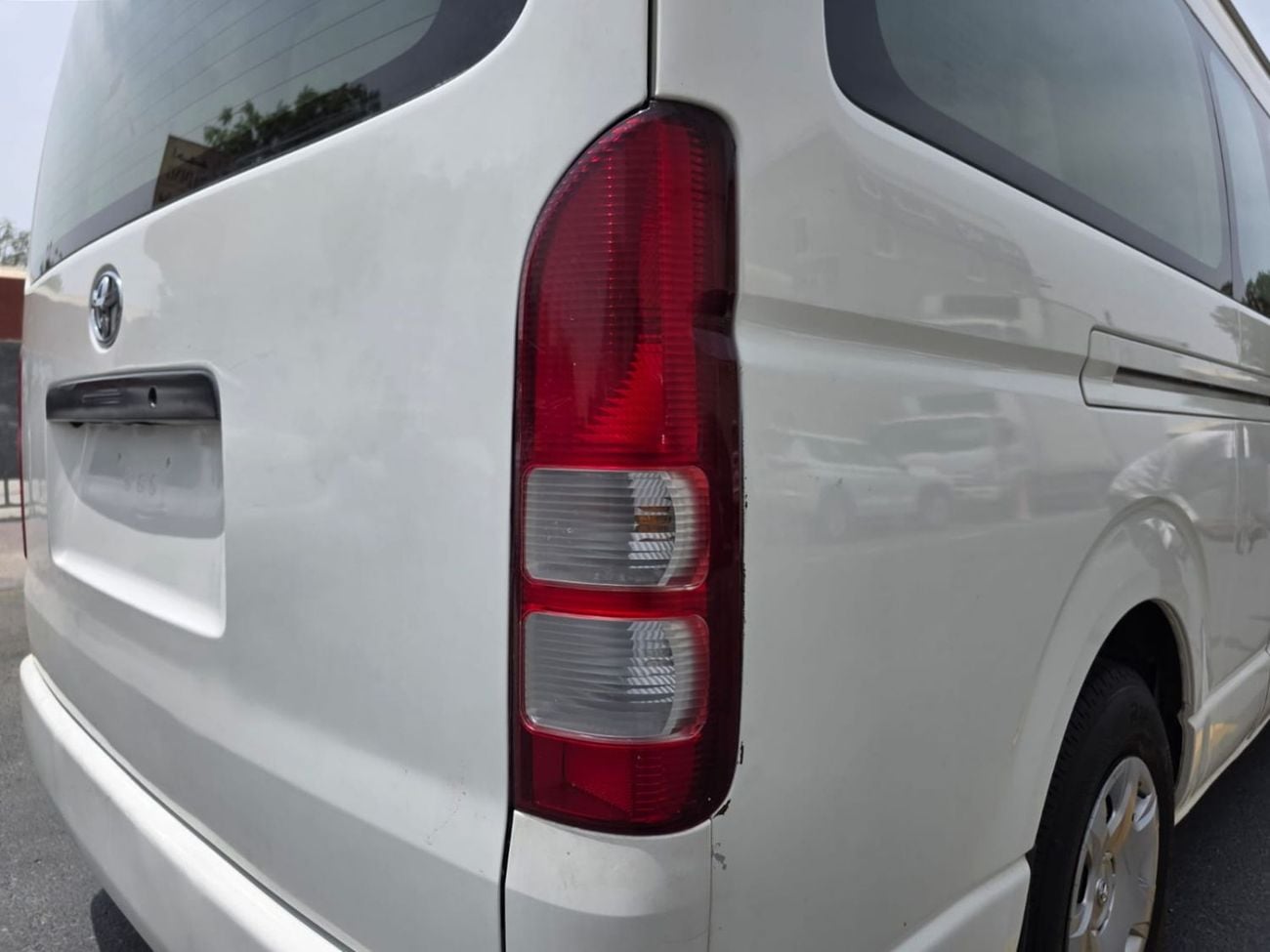 Toyota Hiace TOYOTA HIACE COMMUTER VAN RHD 2015 MODEL 3.0 L DIESEL AUTOMATIC(PM15122)