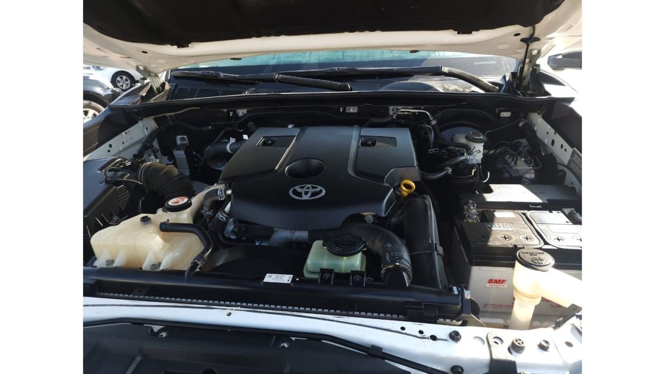 Toyota Hilux DC 2.4L 4WD DIESEL MANUAL TRANSMISSION