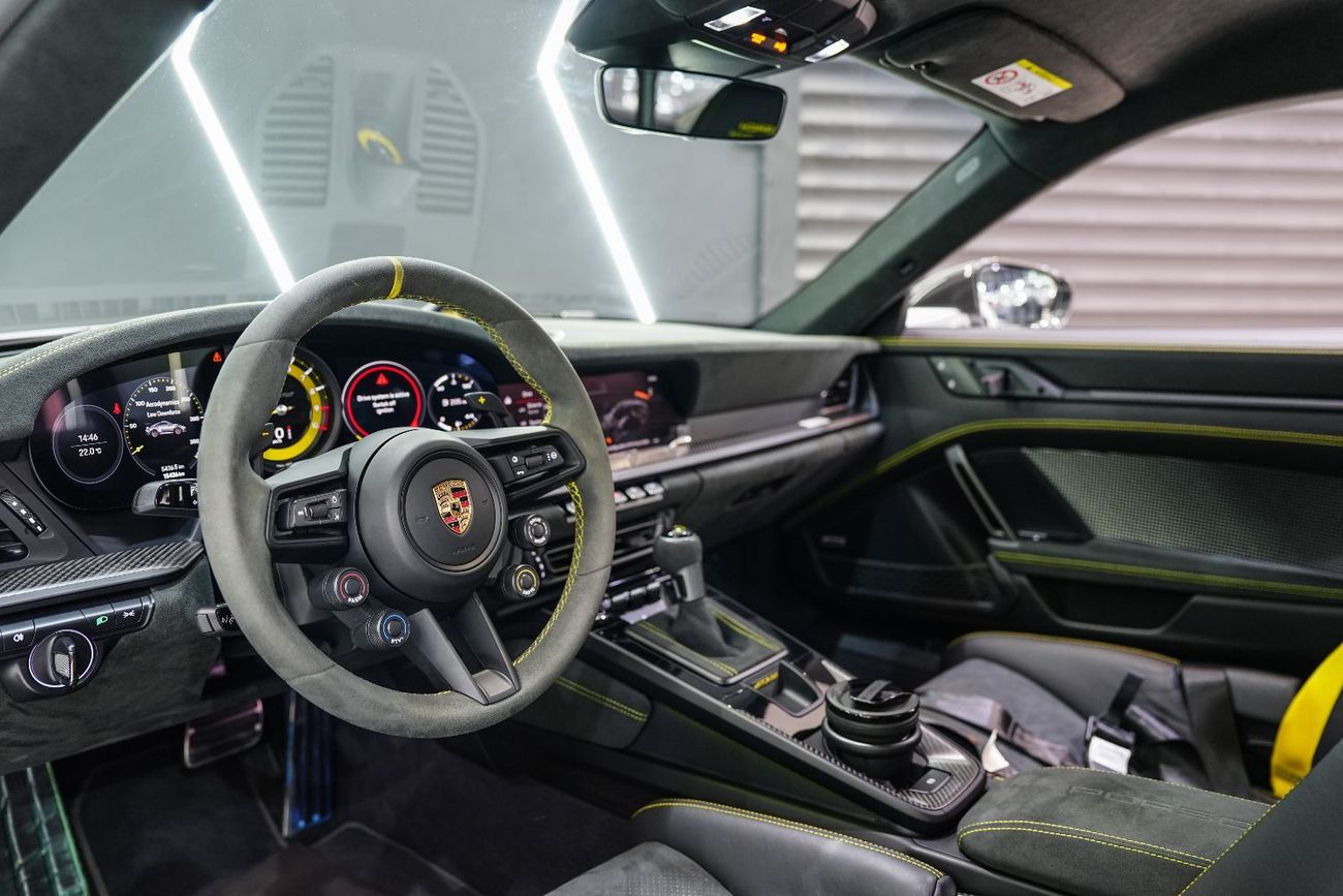 Porsche 911 GT3 RS 4.0L (520 HP) Coupe Weissach Package, Full Carbon, Ceramic Brakes, Lift System, Al Nabooda Wa