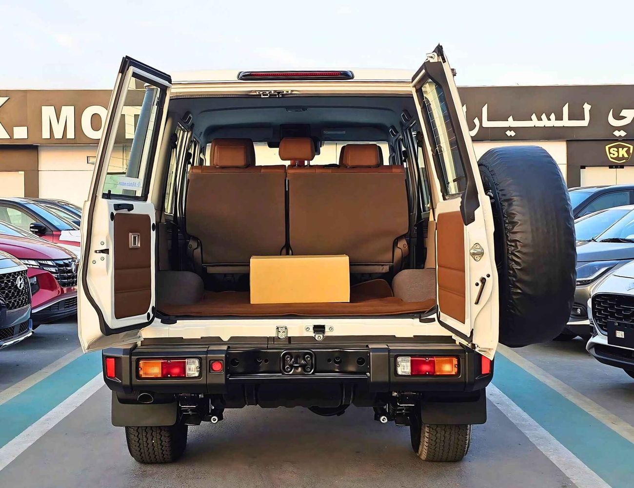 Toyota Land Cruiser 70 4.0L A/T PETROL | TOP VARIANT | DIFF LOCK | REFRIGETOR | WINCH (CODE # 68001)