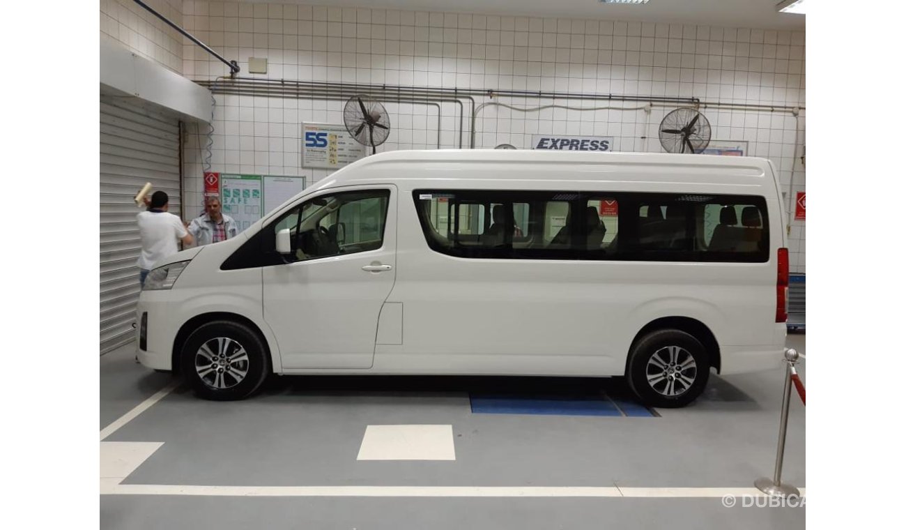 Toyota Hiace 2020YM COMMUTER HR 2.8L DIESEL,MT ,14 Seats, 3 points seat belts, special offer