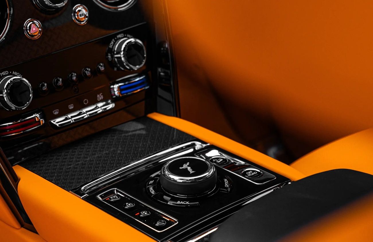 Rolls-Royce Cullinan 6.75 L V-12 Twin-Turbocharged Engine