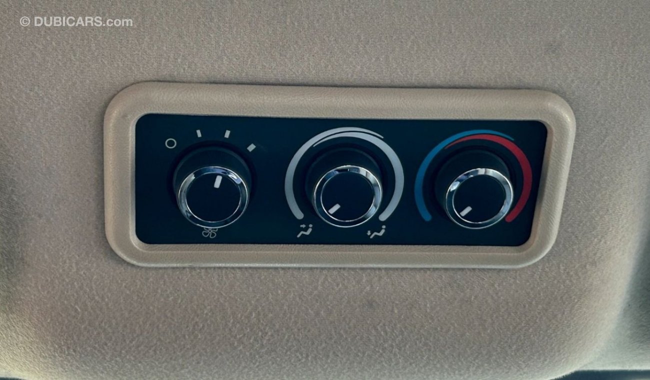 جي أم سي سافانا 6.0L V8 GCC 15 Seater Perfect Condition