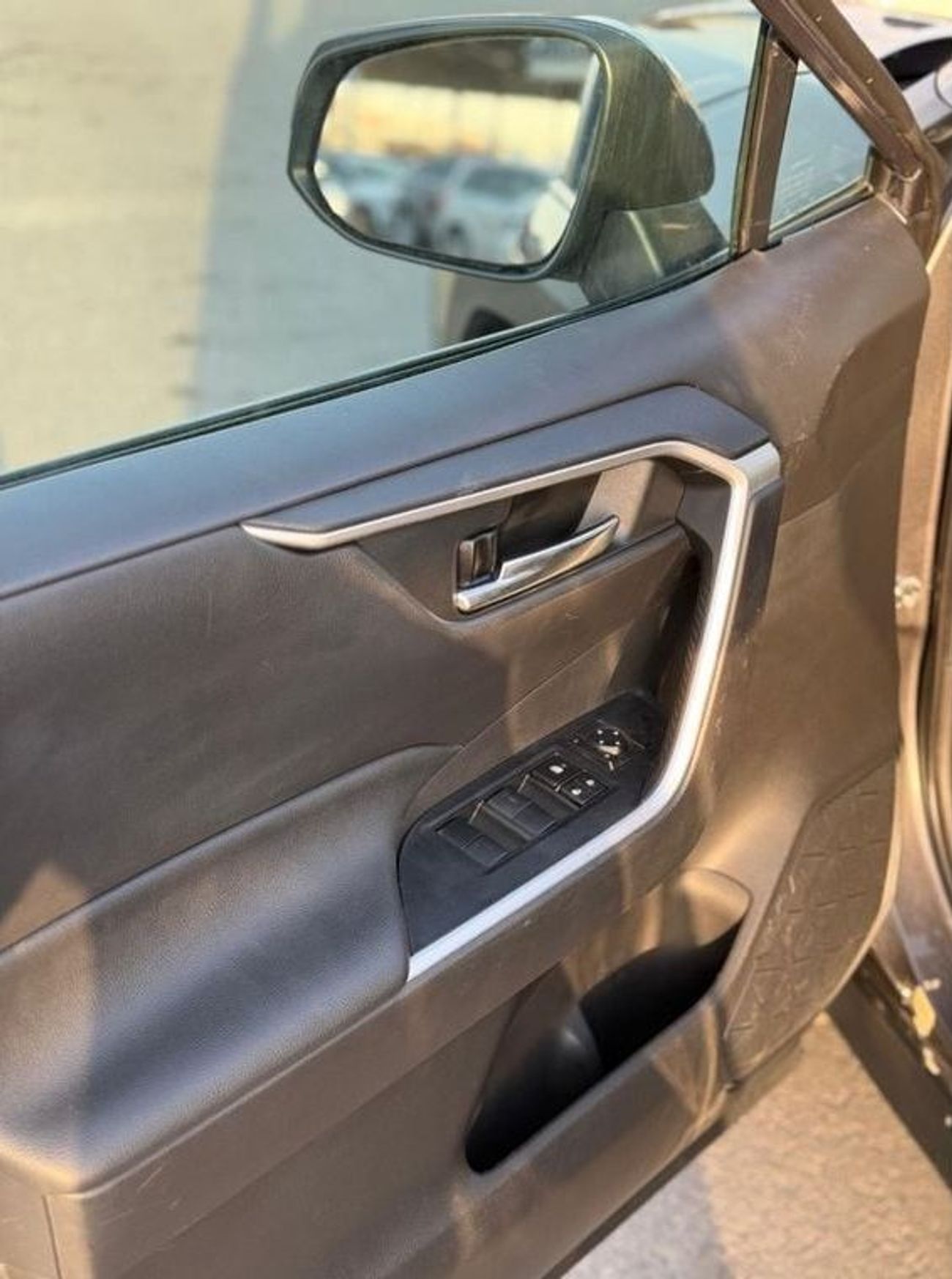 تويوتا راف ٤ 4WD XLE 2.5 push start, leather seats