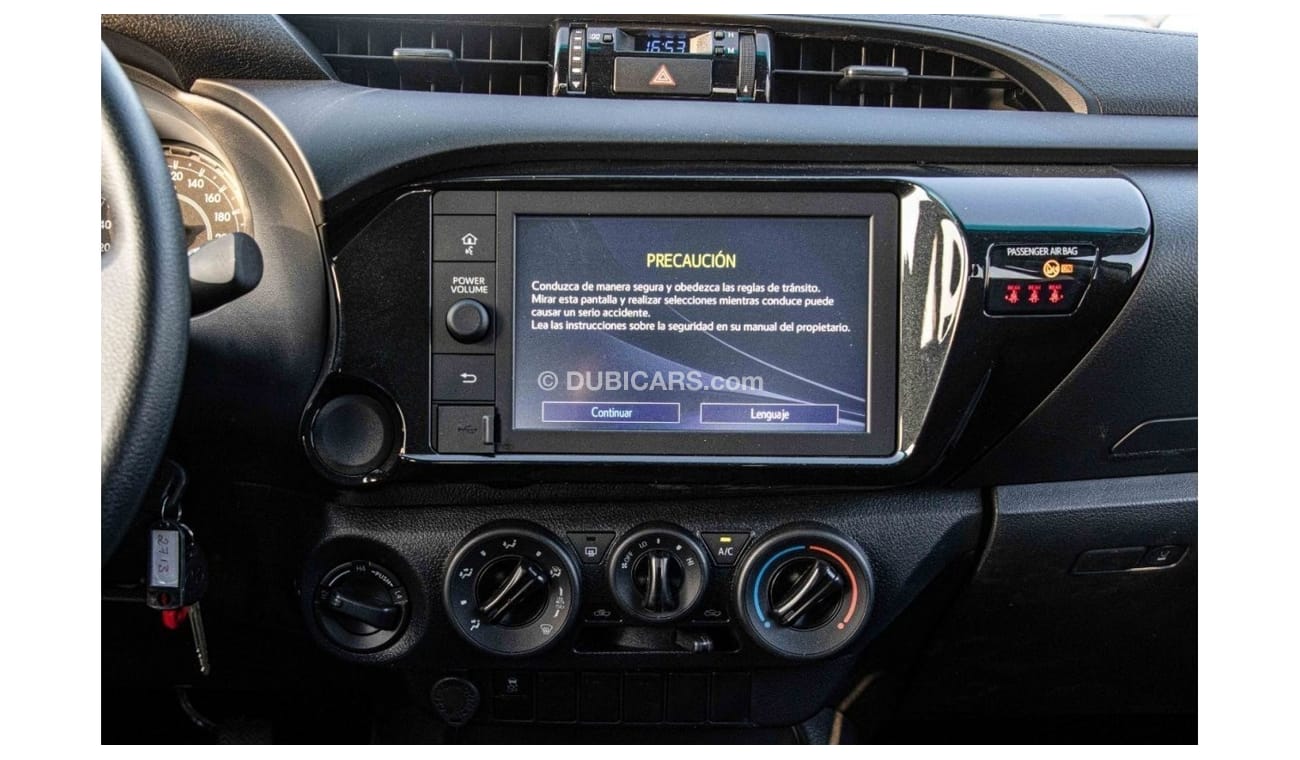 Toyota Hilux 2022 Toyota Hilux 4x4 DC 2.8 D MT - White inside Black