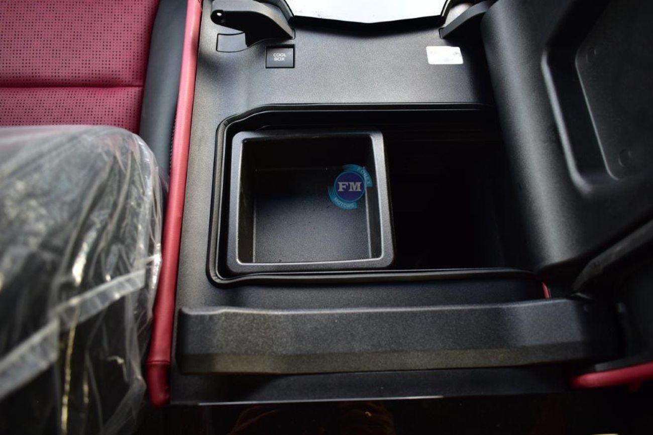 تويوتا لاند كروزر 300 GR Sport V6 4.0L Petrol Automatic