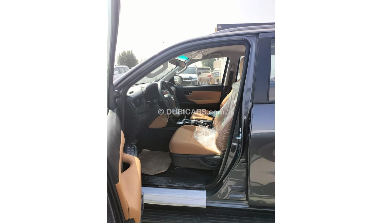 Toyota Fortuner TOYOTA FORTUNER 2.7 PETROL AUTOMATIC 2023