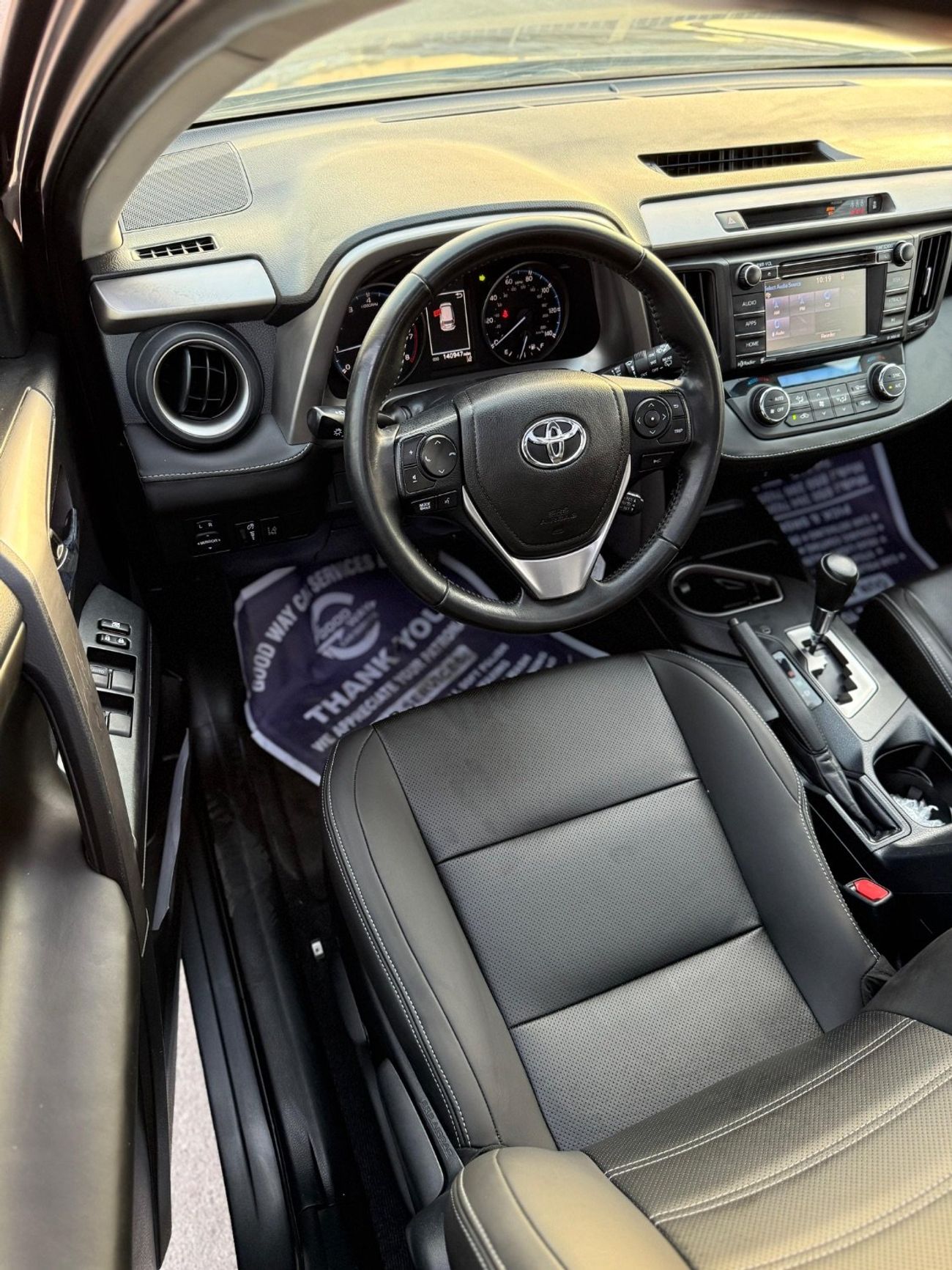 تويوتا راف ٤ XLE sunroof, leather seats Full Option