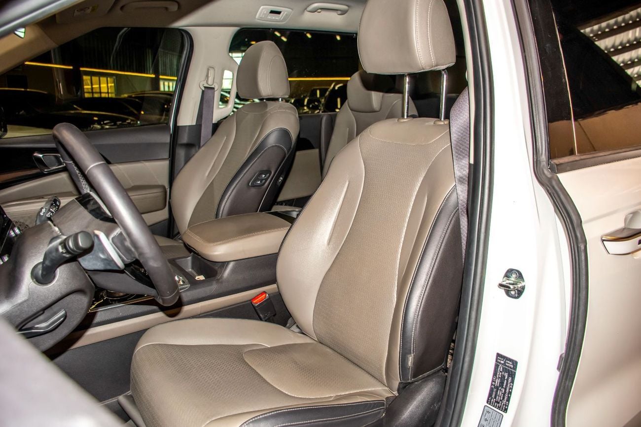 Kia Carnival EX DLX