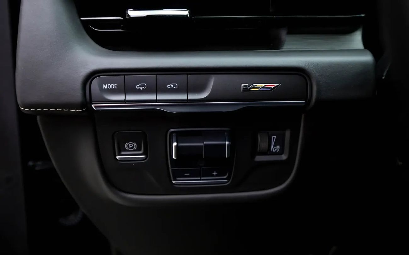 Cadillac Escalade Escalade-V 6.2L - GCC Spec - With Warranty and Service Contract