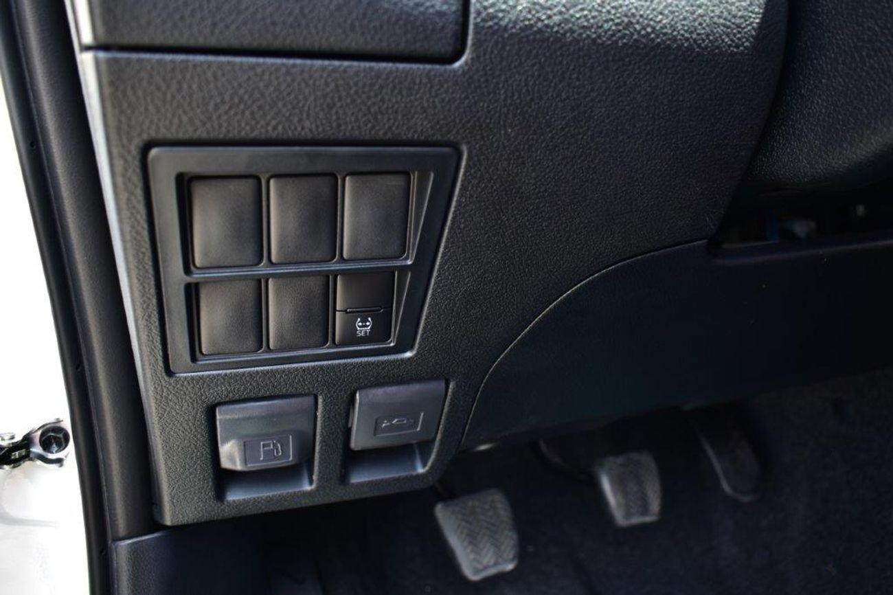 تويوتا هيلوكس GL 2.4L Double Cab Utility