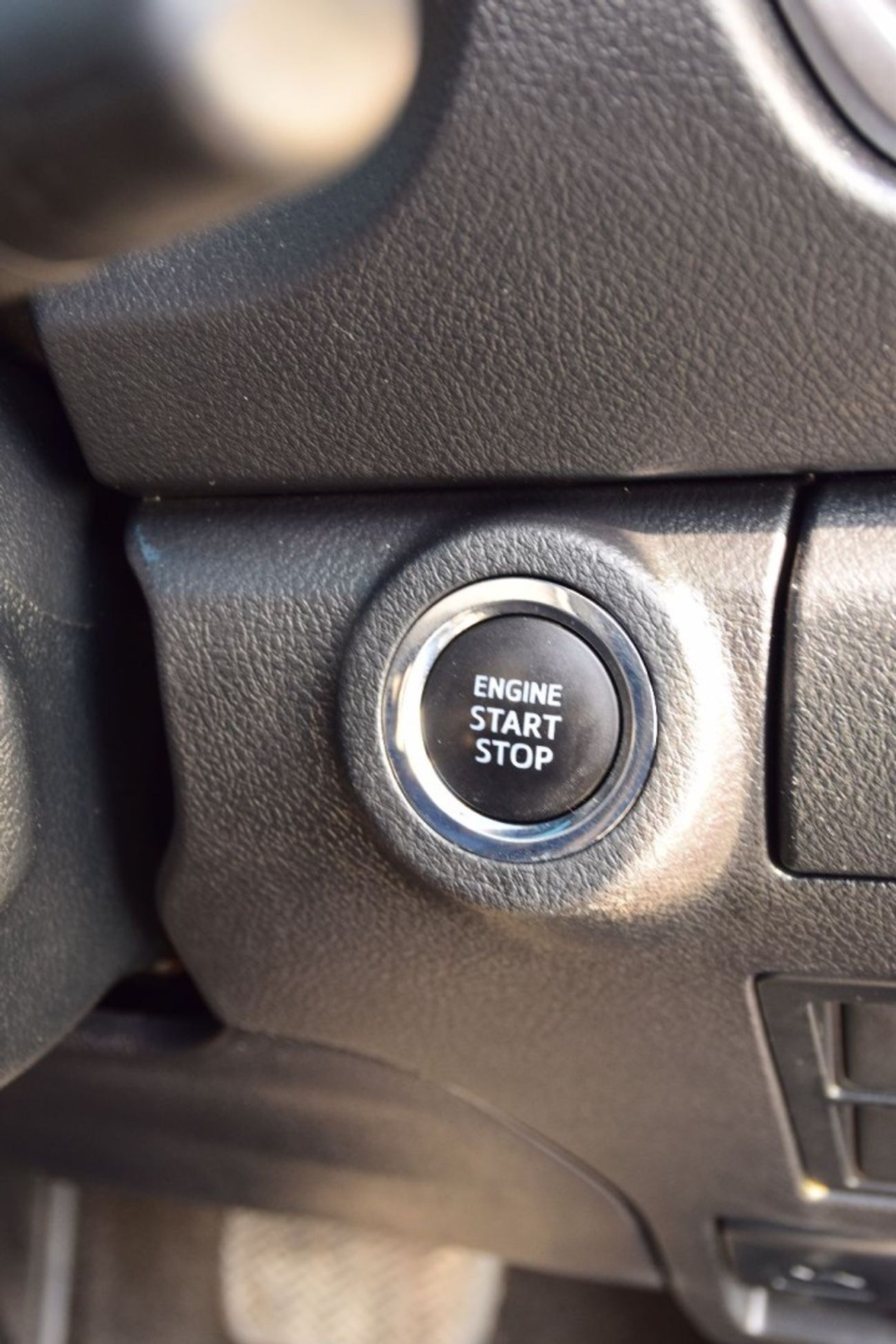 تويوتا فورتونر VX2 plus 4X4 Diesel 2.8L