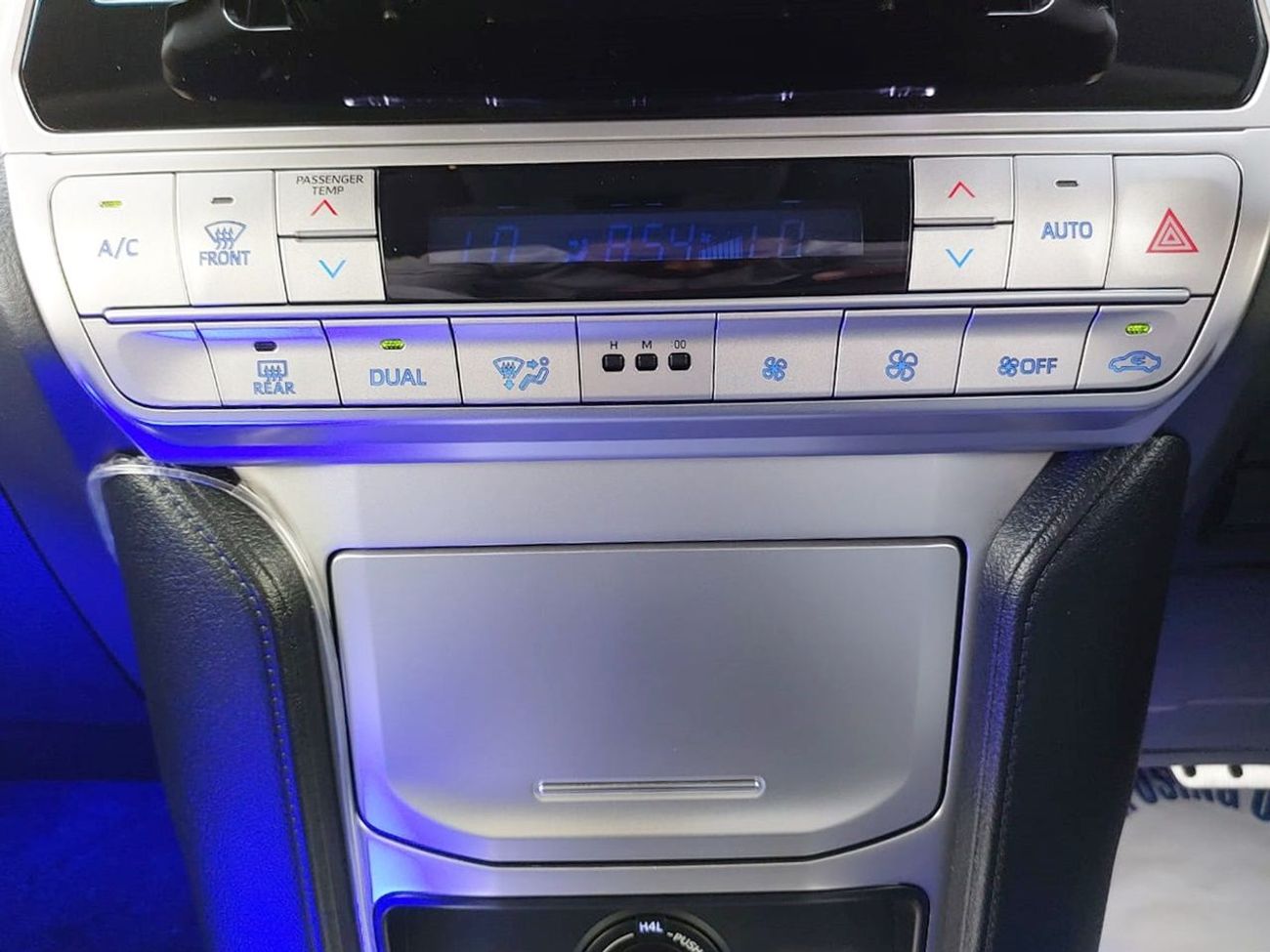 Toyota Land Cruiser TOYOTA LAND CRUISER PRADO SUV RHD 2022 MODEL 2.7 L PETROL AUTOMATIC(PM41440)