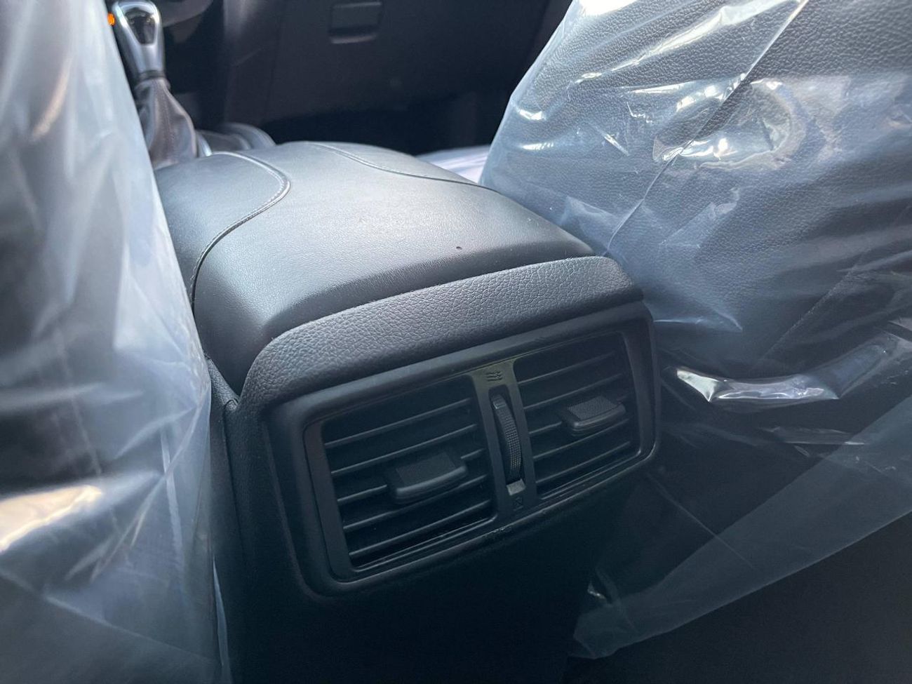 نيسان روج SL / AWD / 2.5 V4 / فتحة سقف بانورامية / كاميرا 360 درجة / رادار / نظام صوت BOSE