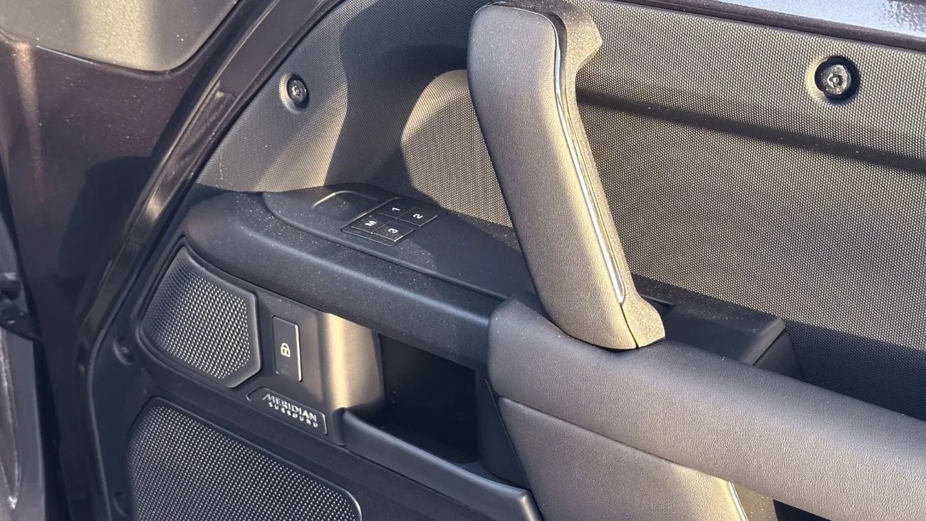 لاند روفر ديفندر Land Rover/DEFENDER/LDOC1 L663 4.4L V8 P8S AWD 5DR SWB V8 OCTA 635PS AT