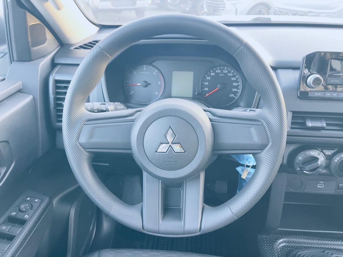 ميتسوبيشي L200 MITSUBISHI L200 GL 2.4L (128 HP) Double Cab Utility