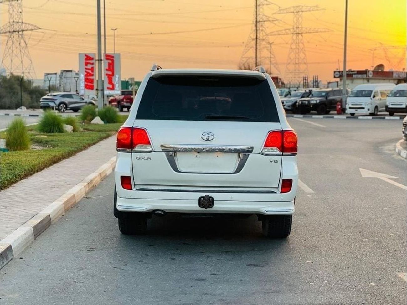 Toyota Land Cruiser Toyota landcuriser GXR V6 22015 Full option very neat and clean perfect conditions