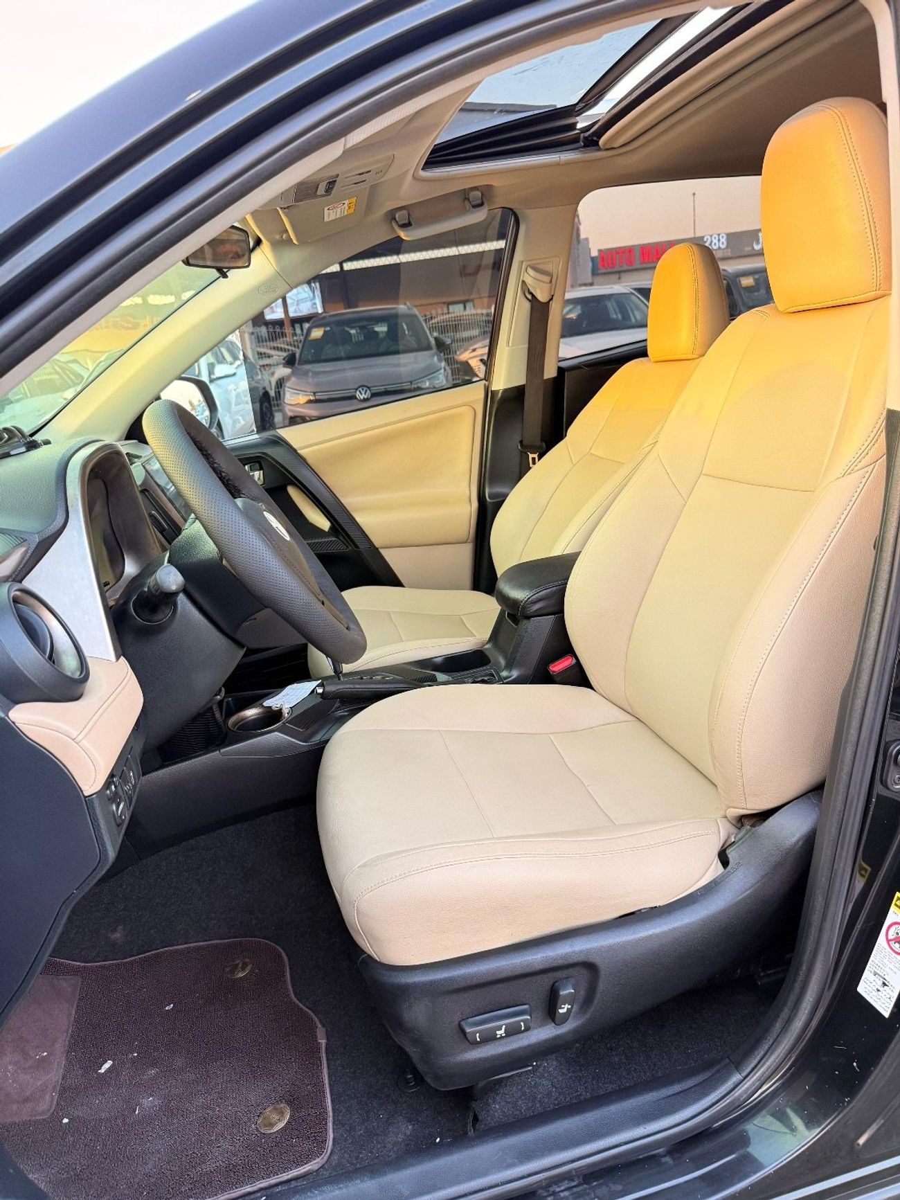 Toyota RAV4 Full option Sunroof, leather seats