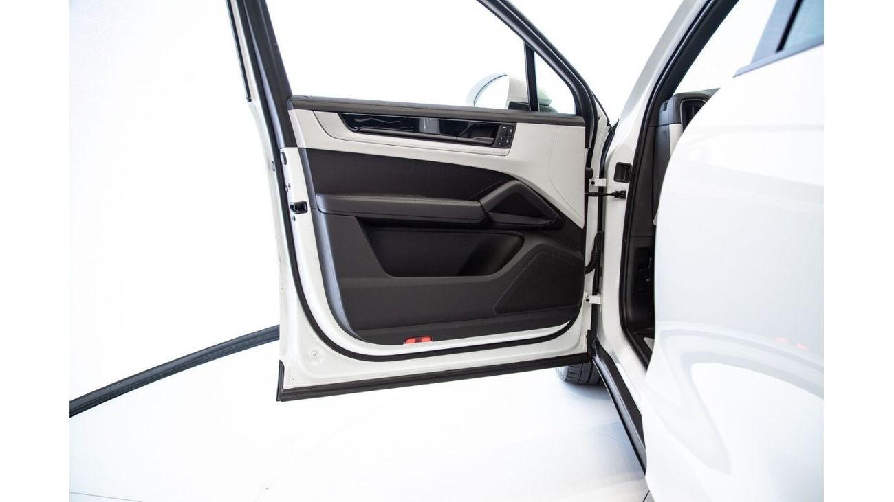 Porsche Cayenne WARRANTY OCT 2025