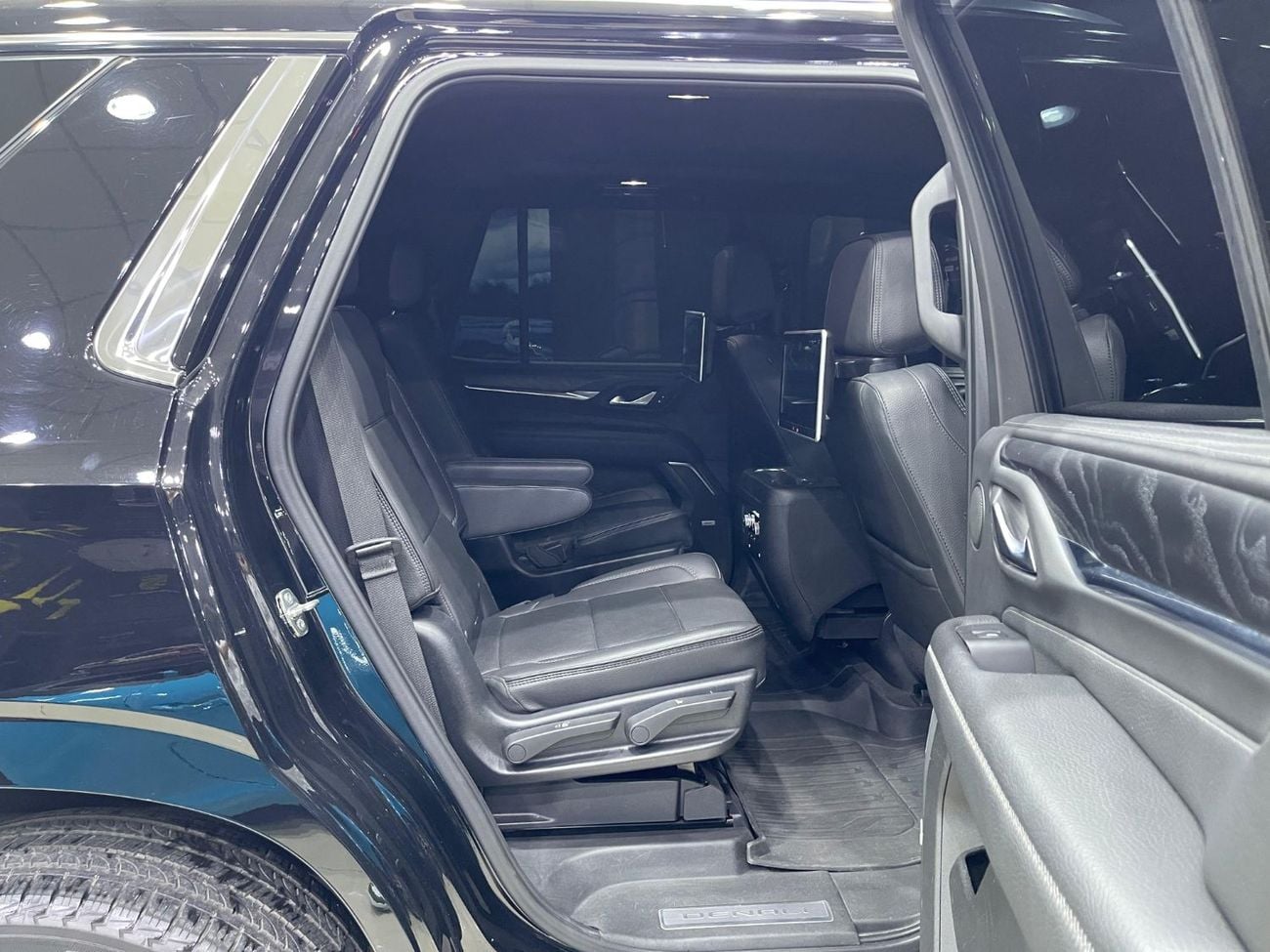 GMC Yukon Denali 6.2L (8 Seater)