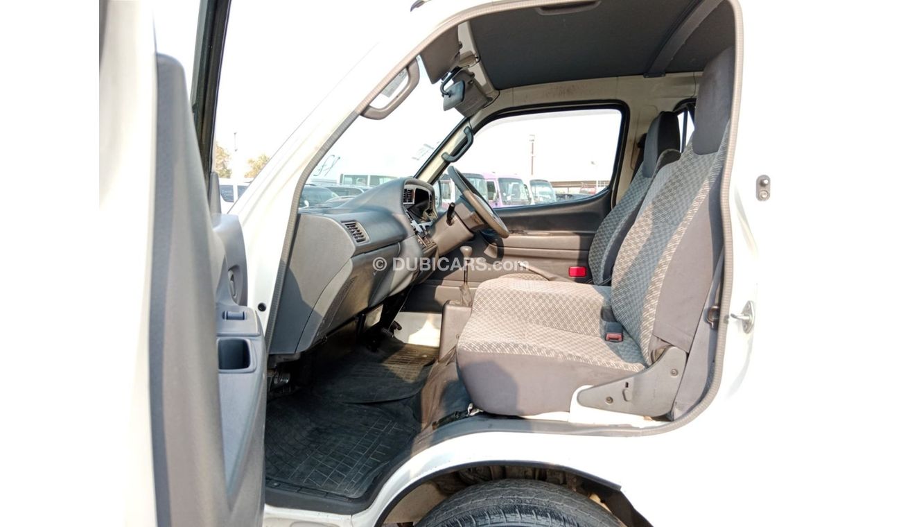 Toyota Hiace TOYOTA HIACE VAN RIGHT HAND DRIVE (PM1654)