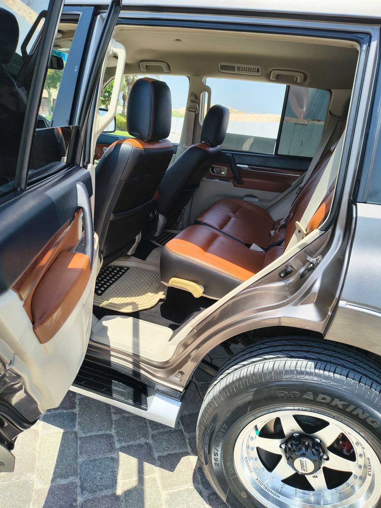 Mitsubishi Pajero GLS MIDLINE