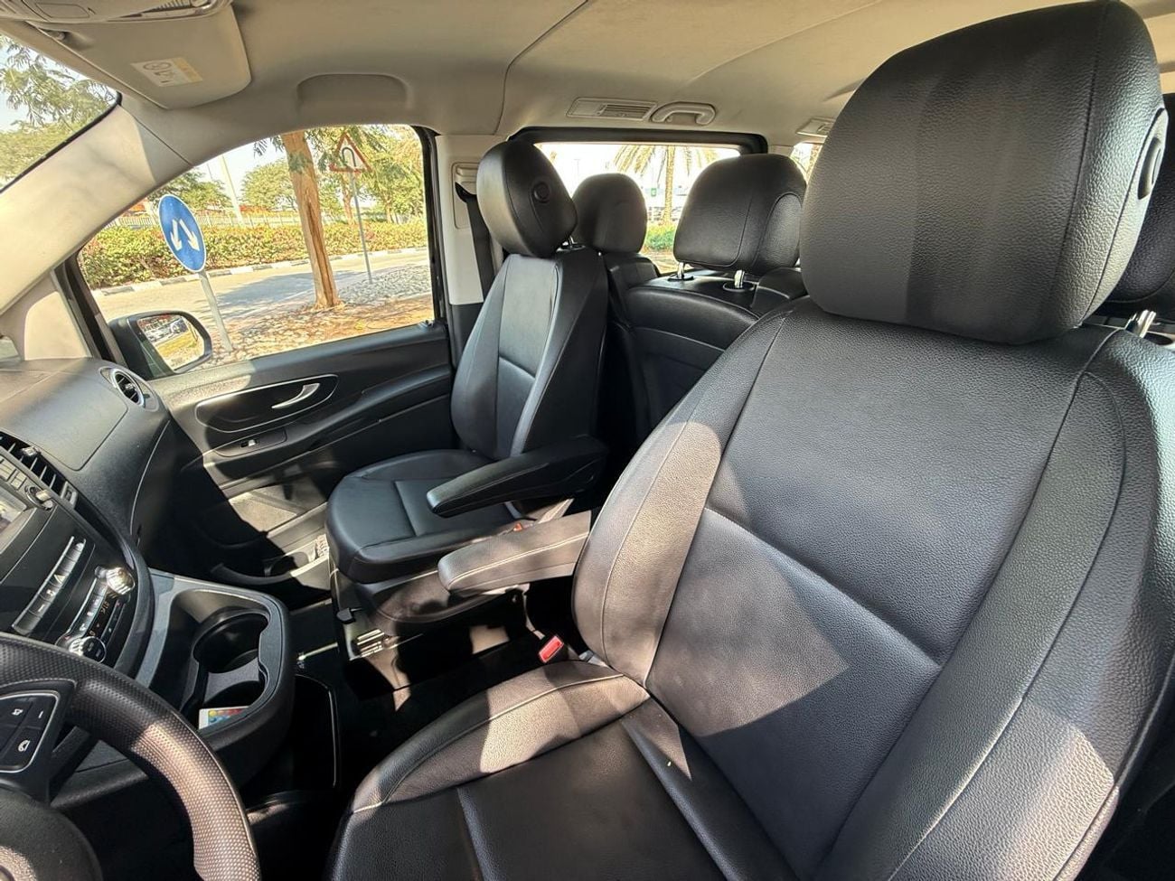 مرسيدس بنز فيتو MERCEDES BENZ VITO TOURER 2020 GCC TWO KEYS IN GOOD CONDITION