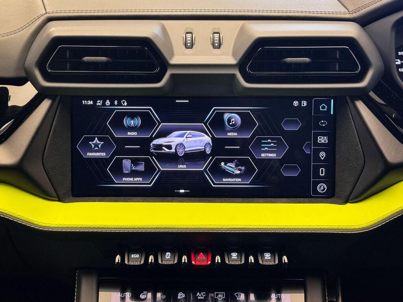 Lamborghini Urus Lamborghini Urus 4.0 V8 BiTurbo 25.9kWh SE Auto 4WD (EXPORT ONLY) RIGHT HAND DRIVE