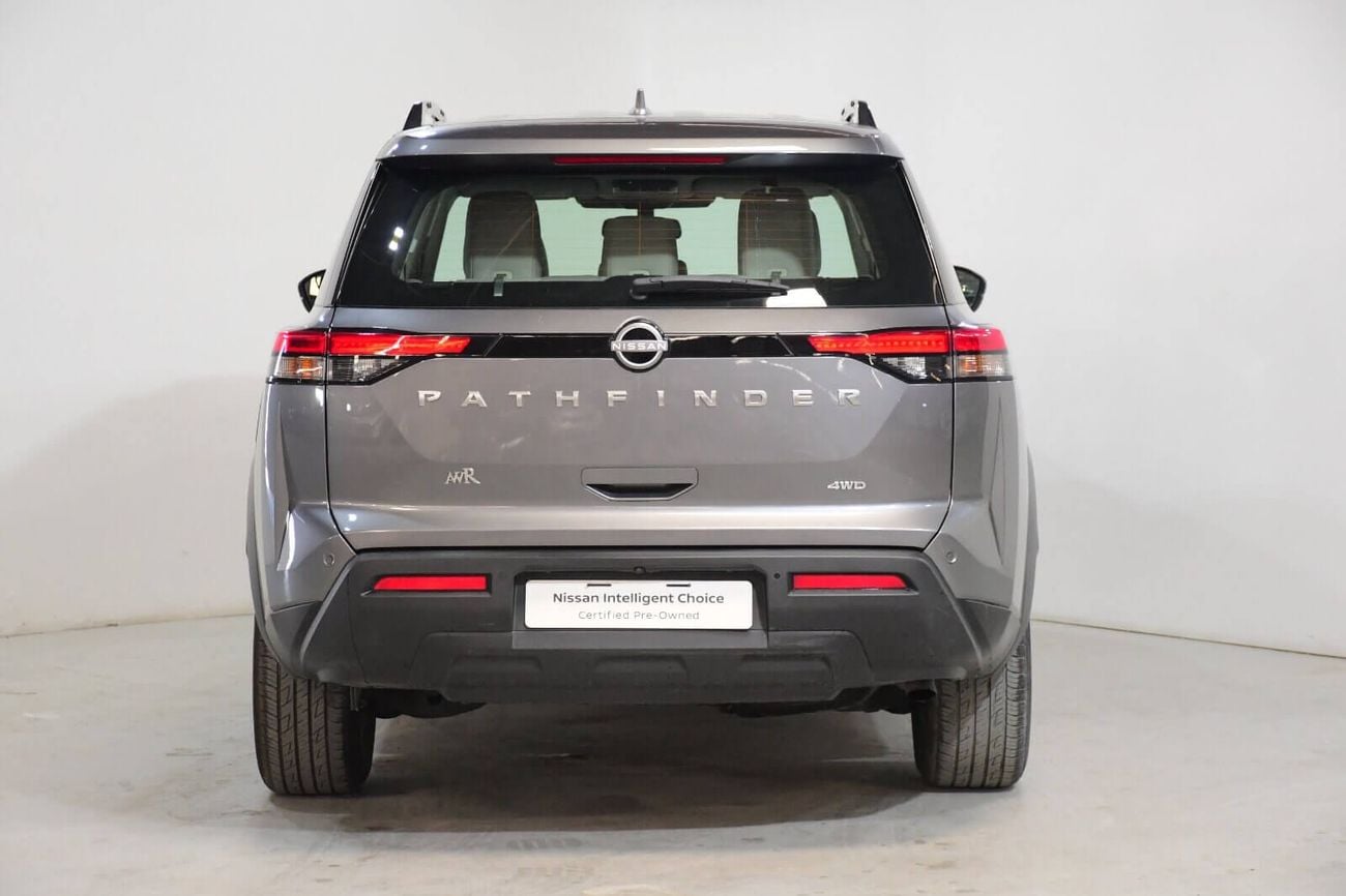 Nissan Pathfinder SL 2.0
