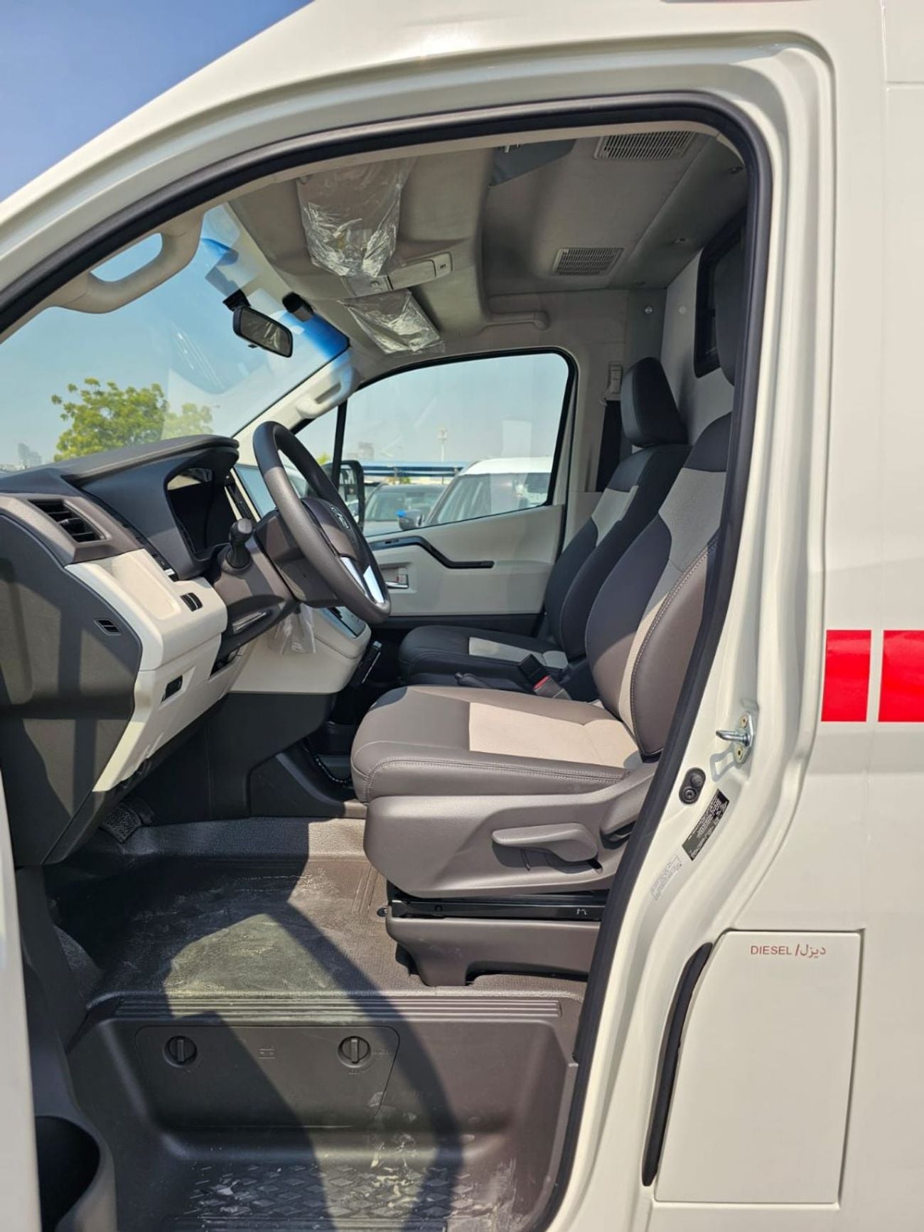 Toyota Hiace HIACE HIGHROOF AMBULANCE GL || 2.8L DIESEL V4 A/T (CODE # HRDAGLJ-M-AB)
