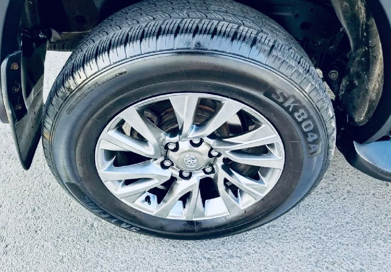 Toyota Fortuner 2.8L . 4 Cylinders . Diesel. SUV/ Crossover. 7 Seats. 5 Doors
