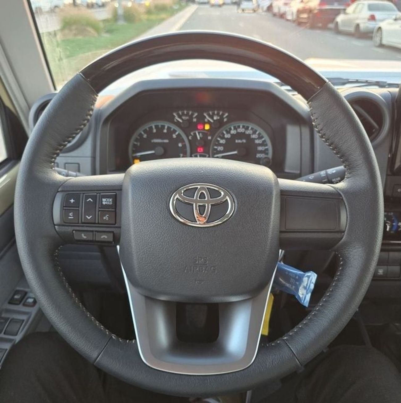 Toyota Land Cruiser 70 2025 Toyota LC76 4.0L Mid Option