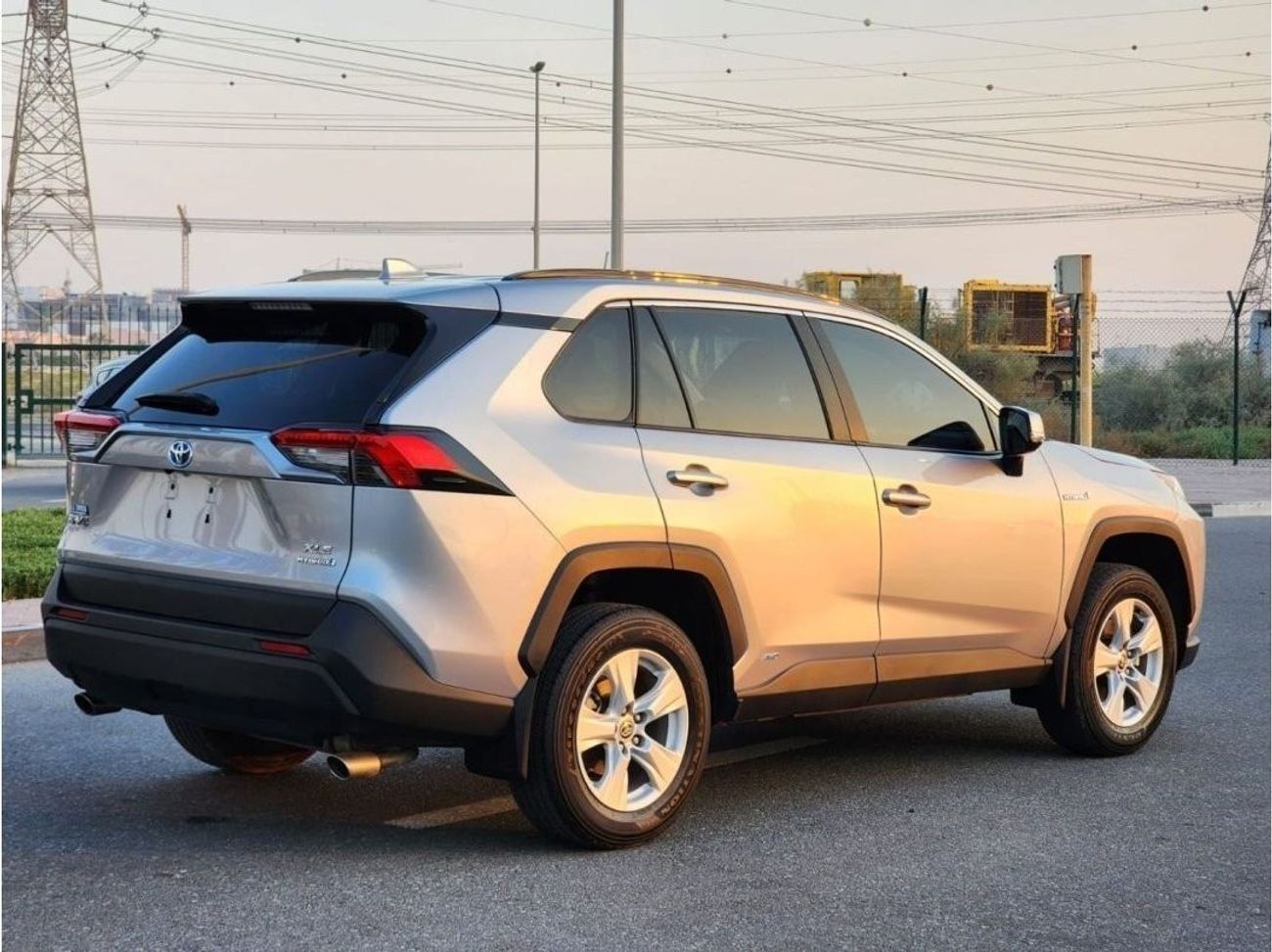 Toyota RAV4 TOYOTA RAV 4 XLE 2021 HYBRID