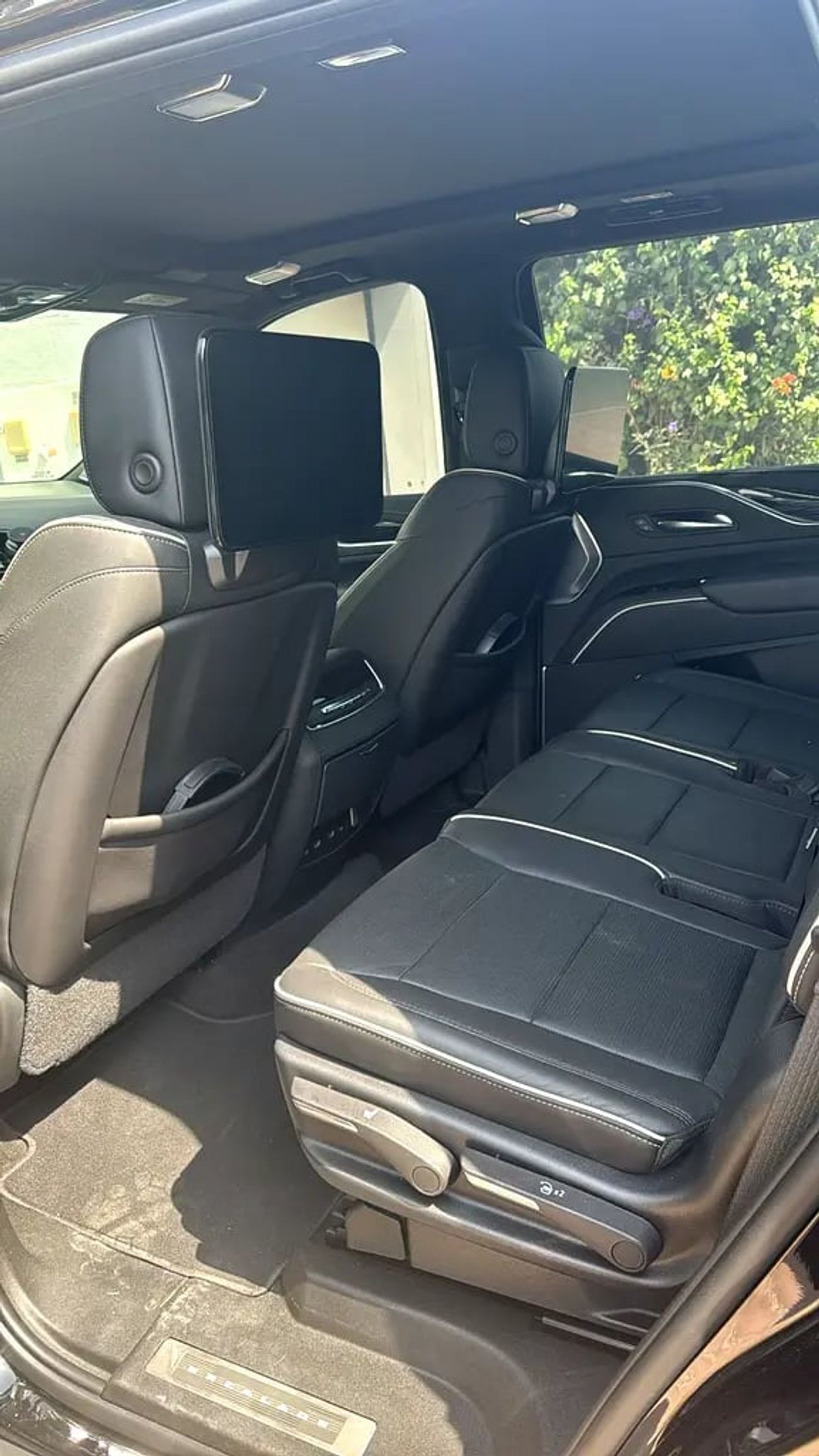 كاديلاك إسكالاد Platinum 600 Black Edition-Top of the Range-Excellent Conddition