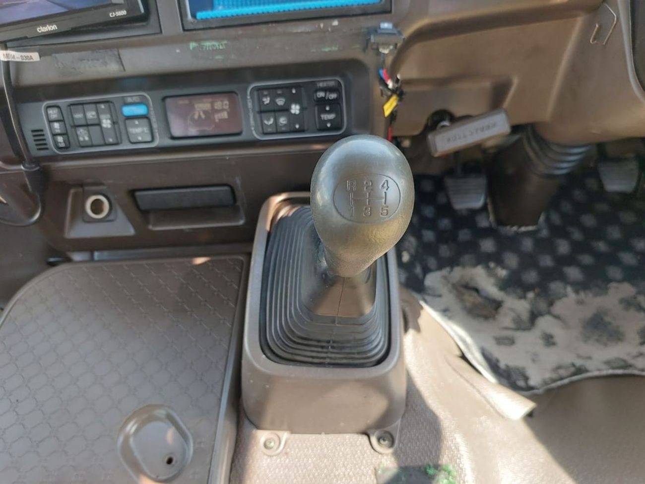 Mitsubishi Rosa MITSUBISHI ROSA BUS RHD 2004 MODEL 4.2L DIESEL MANUAL(PM00676)