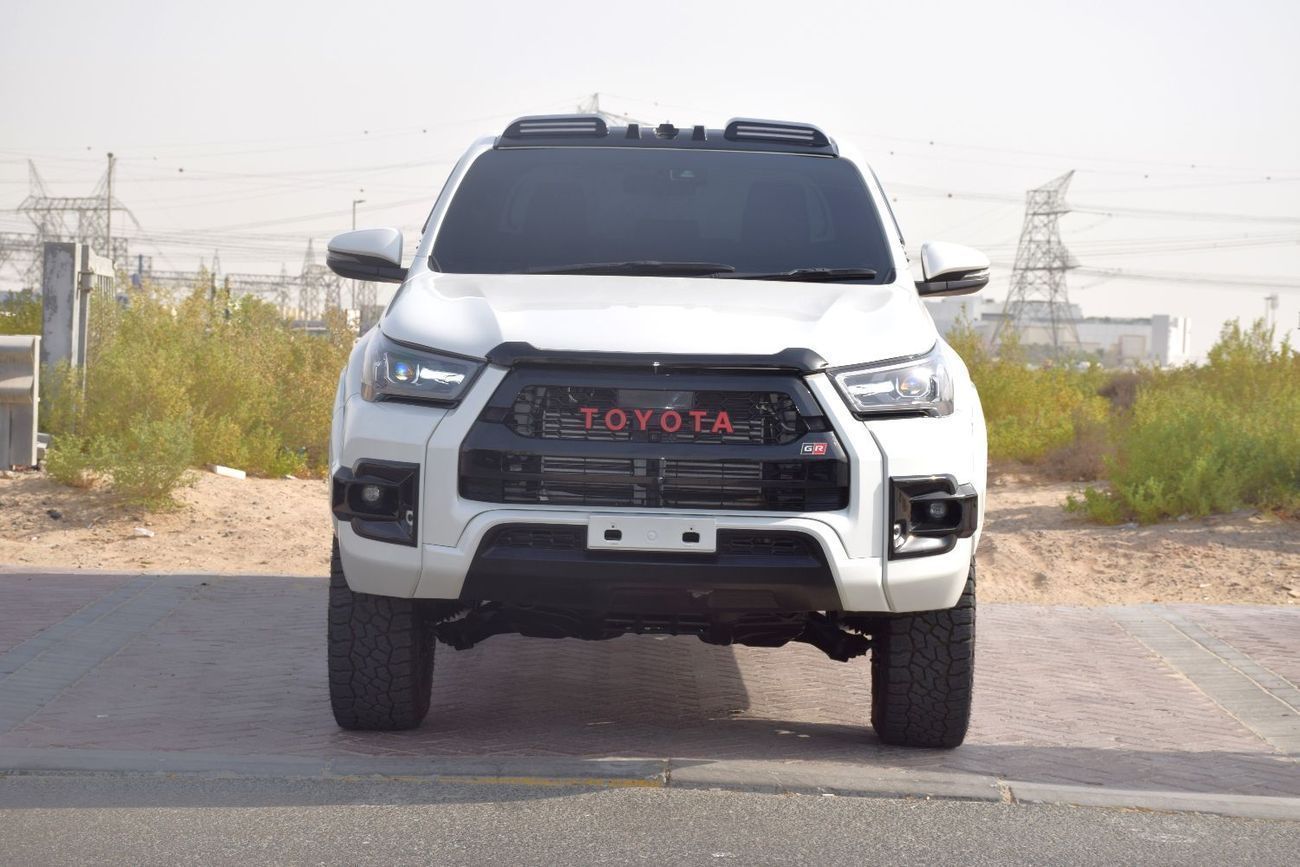 تويوتا هيلوكس 4x4 Diesel 2.8L A/T (right Hand)