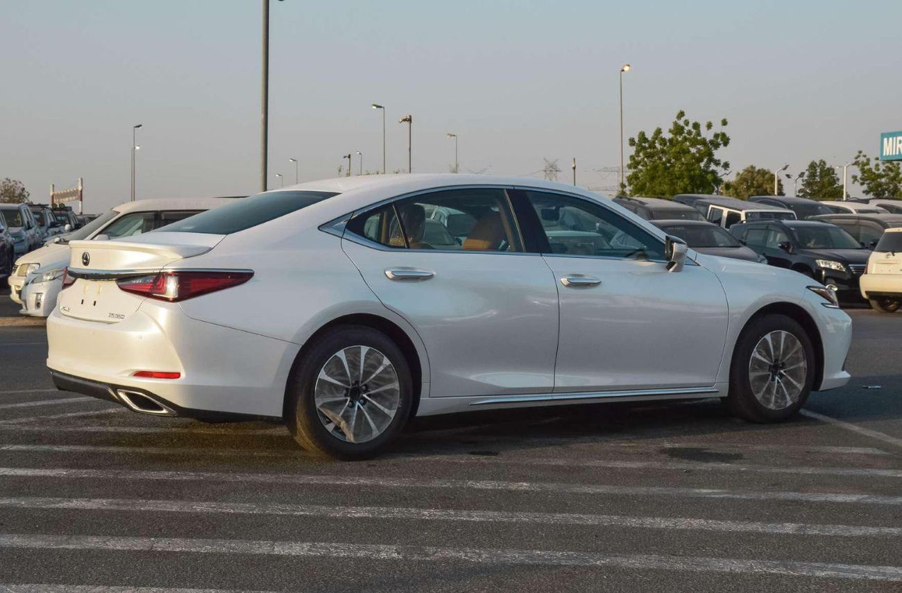 لكزس ES 350 LEXUS ES350 3.5L FWD PETROL SEDAN 2025