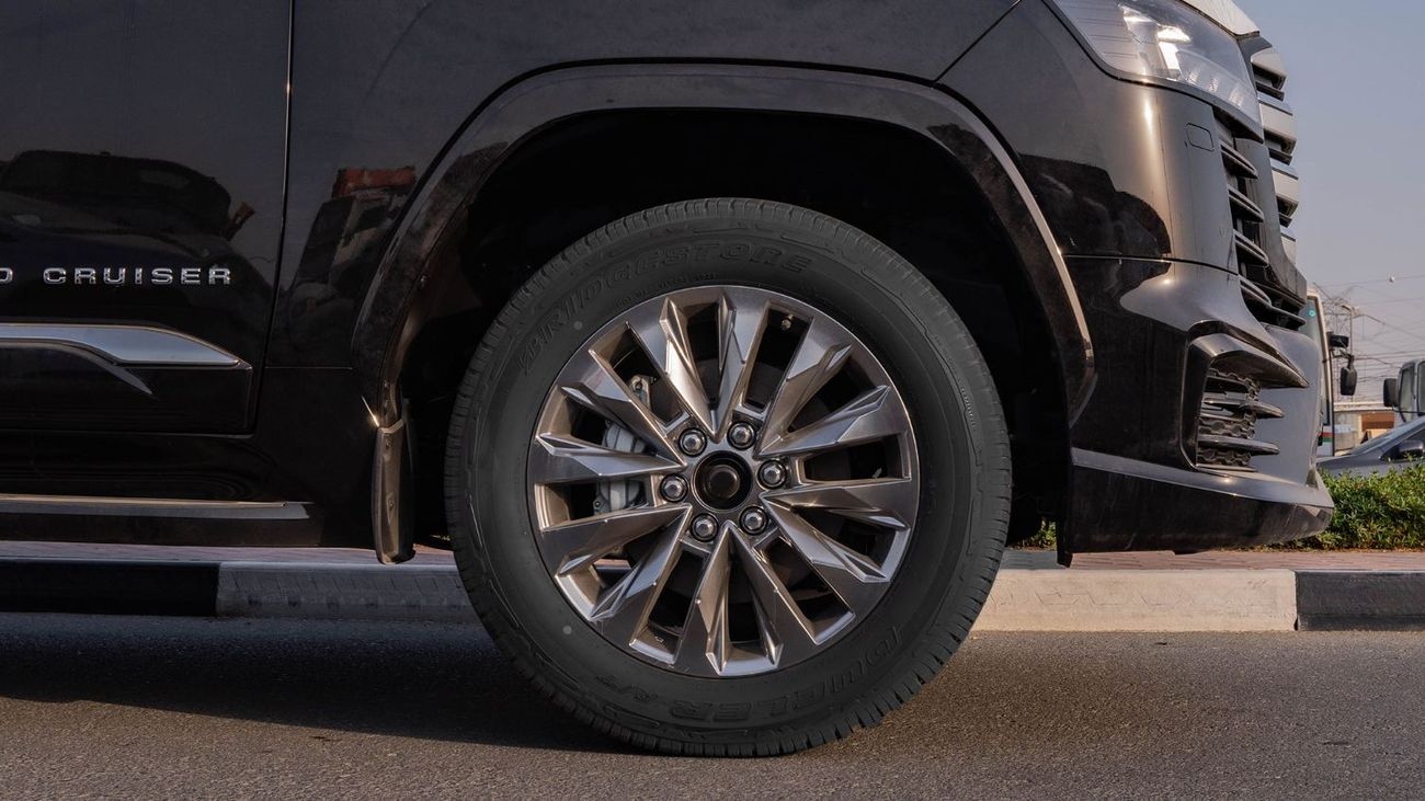 تويوتا لاند كروزر 2026 Toyota Land Cruiser 300 GXR 3.5L AT Petrol (Black)
