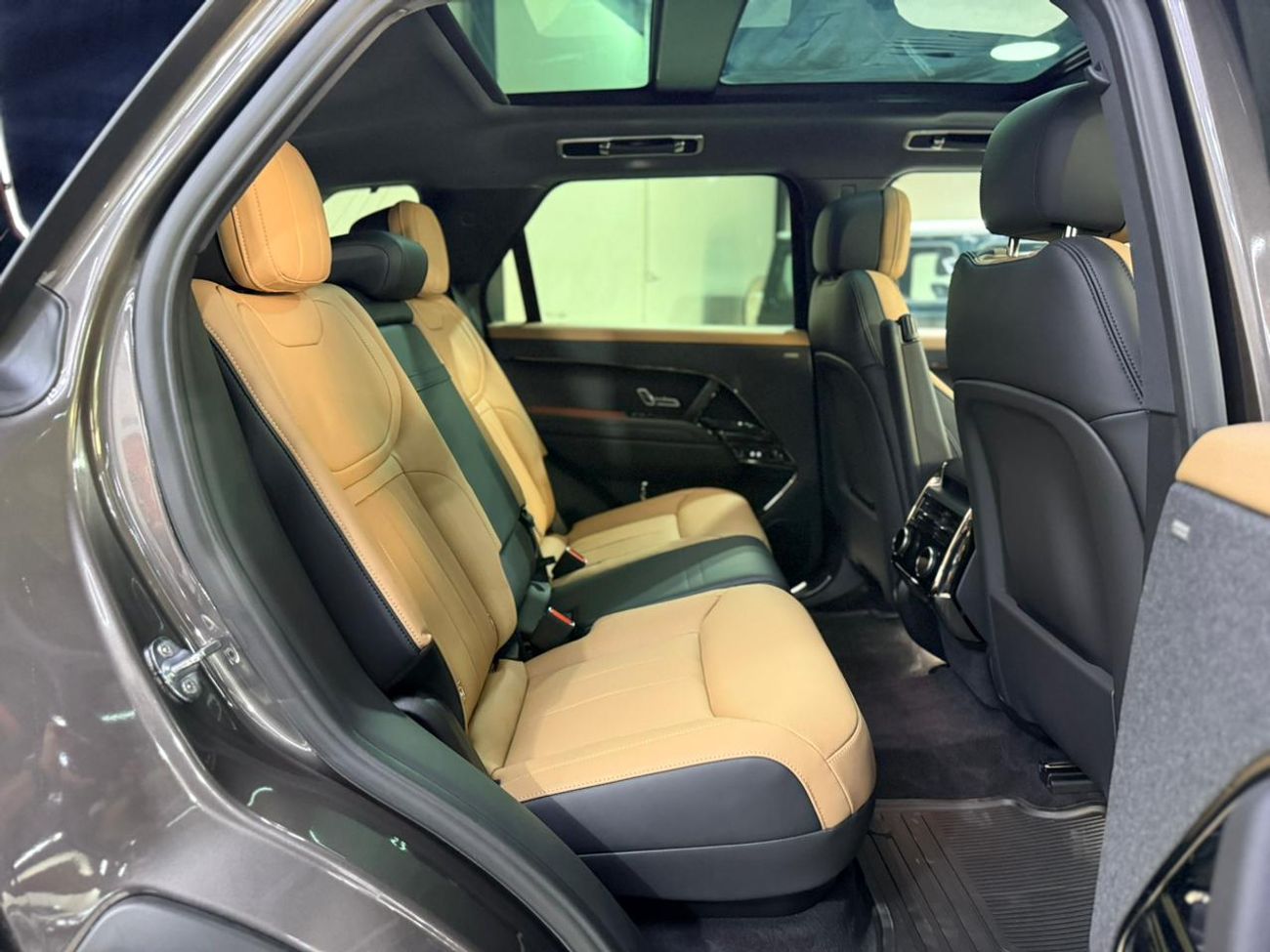 لاند روفر رينج روفر سبورت P400 2025