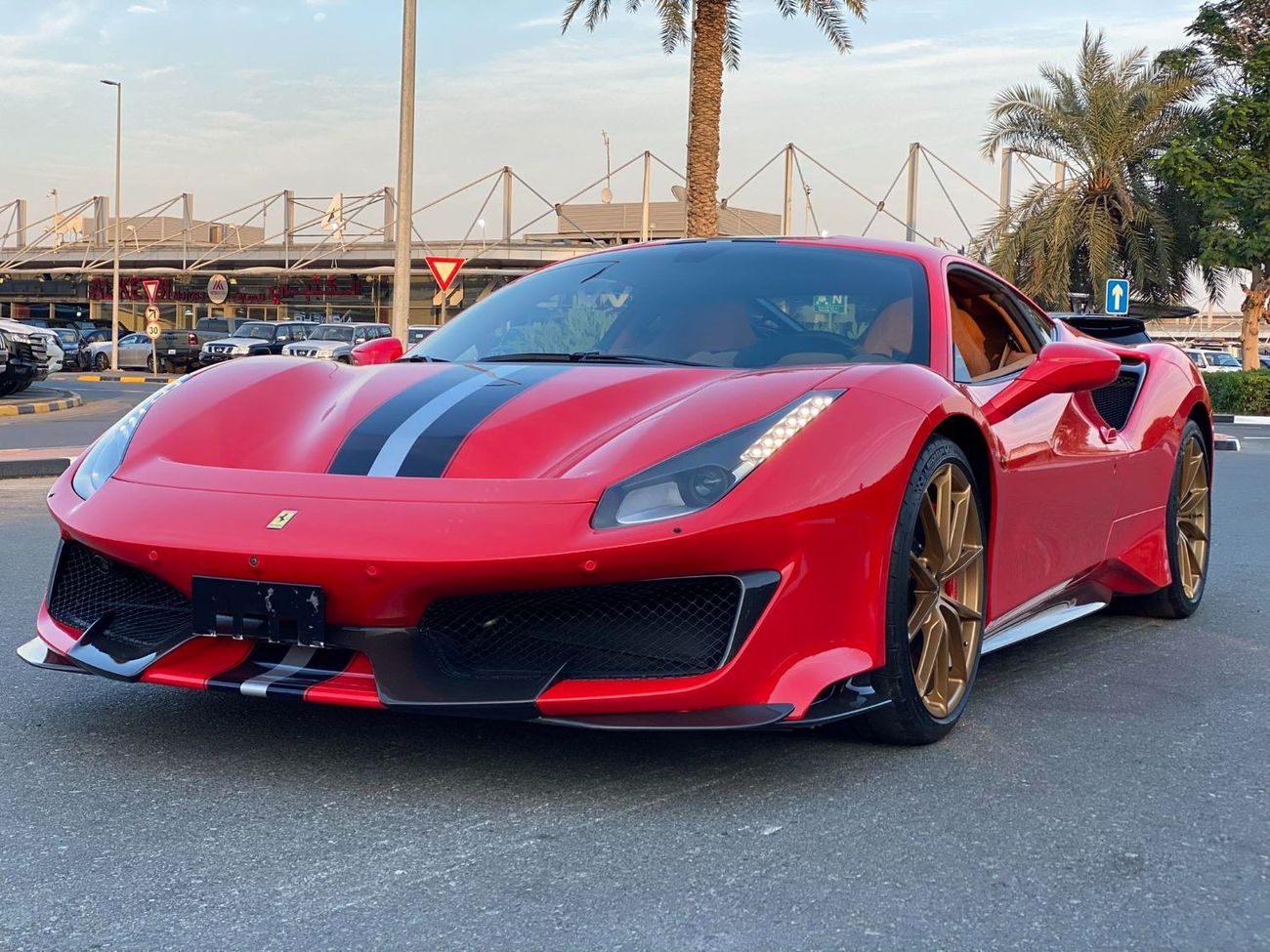 Ferrari 488 Pista GCC SPEC NEAT AND CLEAN LESS KILOMETER