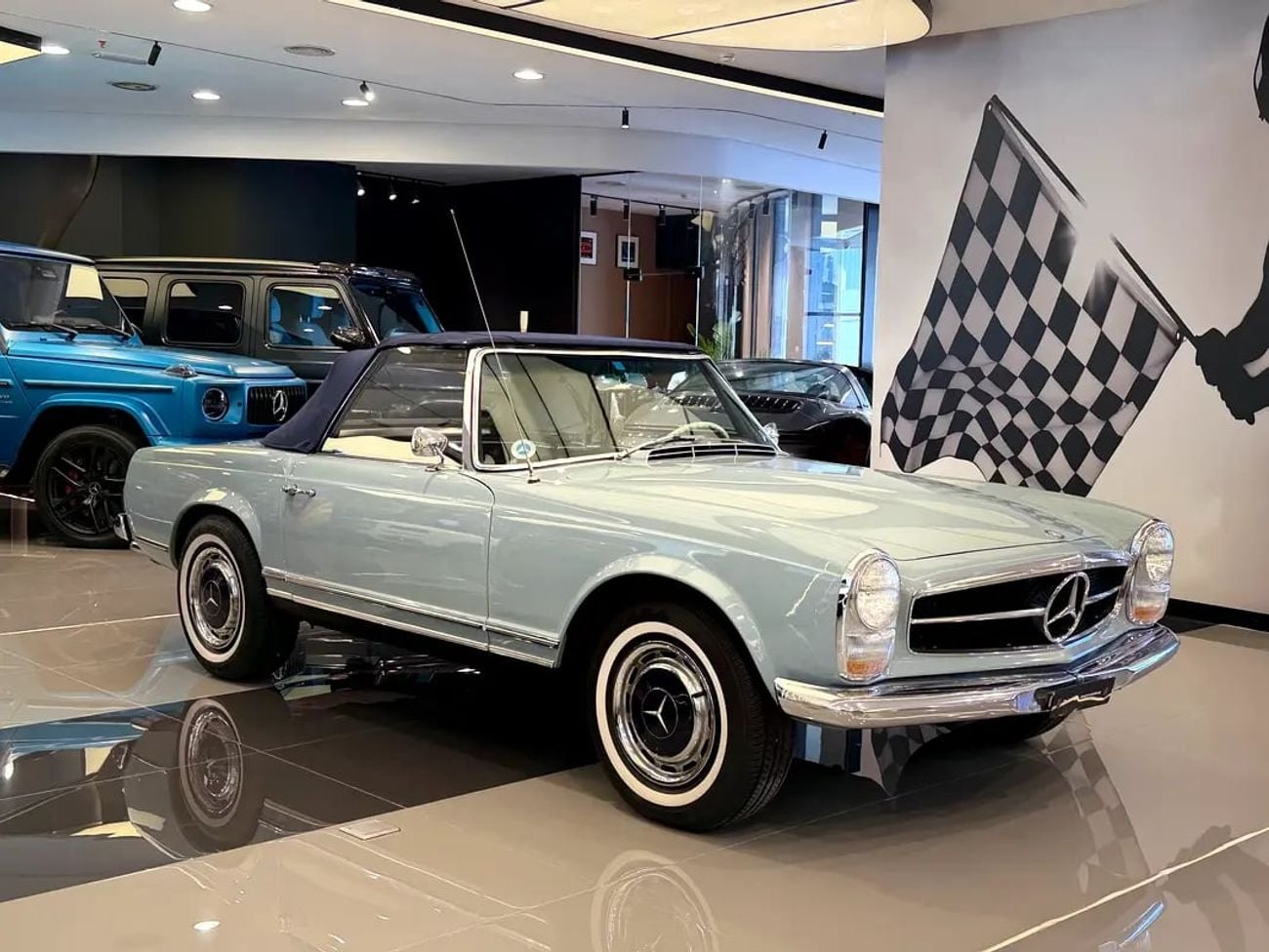 Mercedes Benz SL 280 Pagoda (W113) - Japanese Specs
