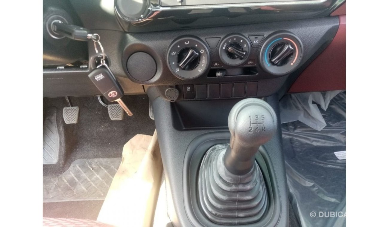 Toyota Hilux Pick up 2.4L Diesel 4X2 RWD ,,, M/T Single Cabin