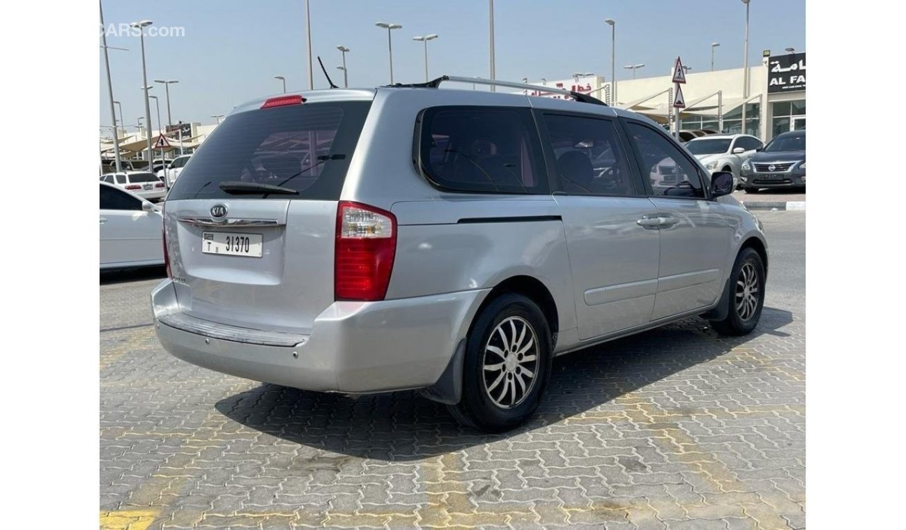 Kia Carnival Model 2011 Gulf Full Option 6 Cylinder Cattle 400,000 km