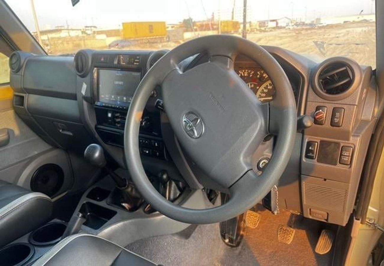 تويوتا لاند كروزر 70 RIGHT HAND DRIVE DIESEL 4.5 LITER MANUAL GEAR