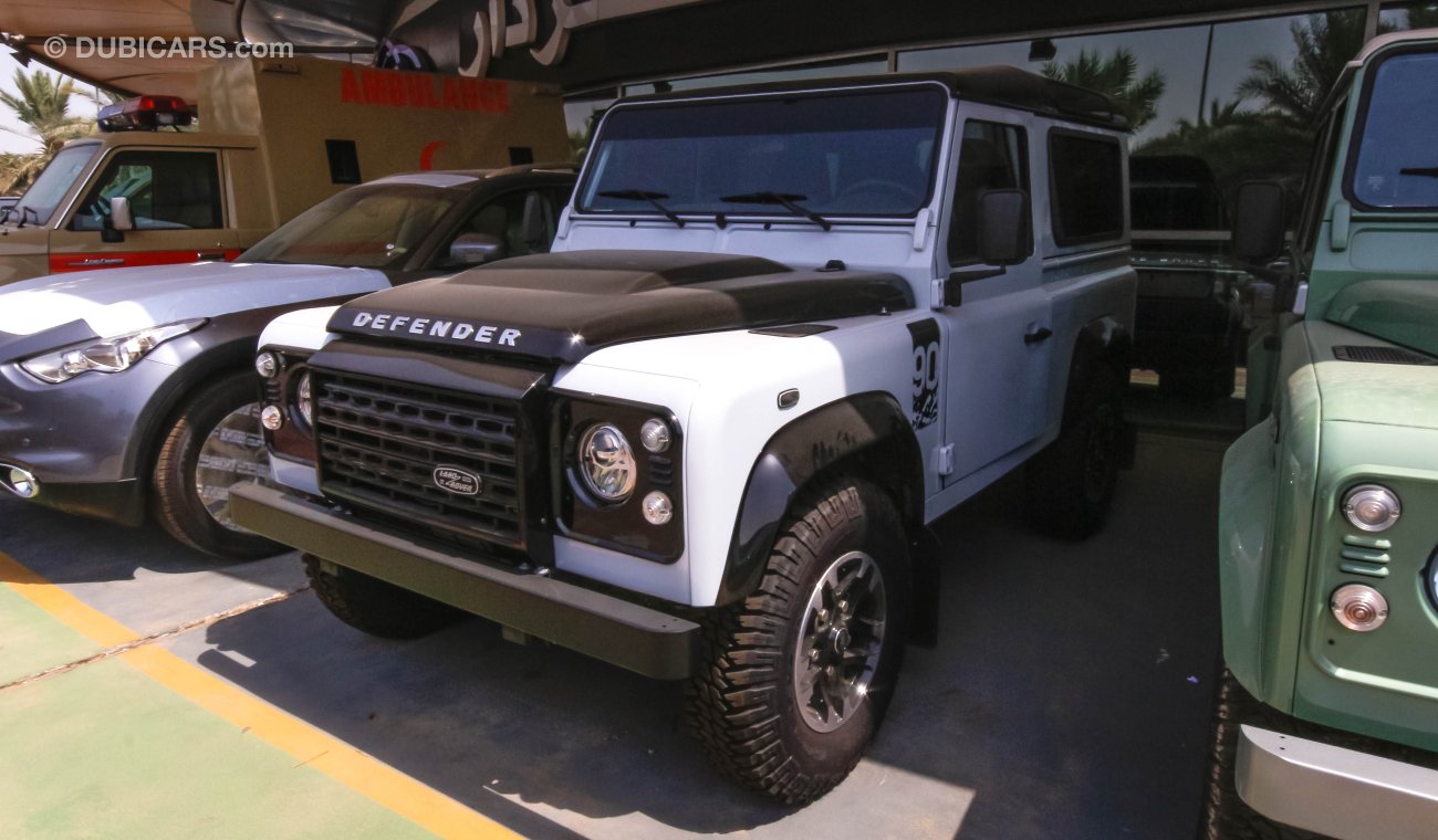 Land Rover Defender 90 Adventure