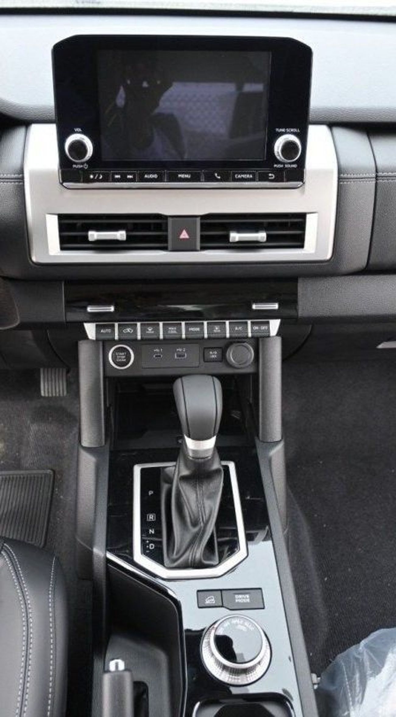 Mitsubishi L200 MITSUBISHI L200 GLS 2024 SPORTERO 2.4L DSL DCAB 4WD 6AT  SKU: N24ML25M  GLS Sportero Double Cab