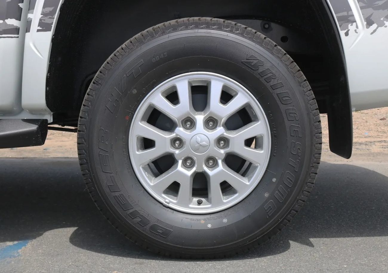 Mitsubishi L200 Triton GLX 4WD 2.4L Diesel MT High Line