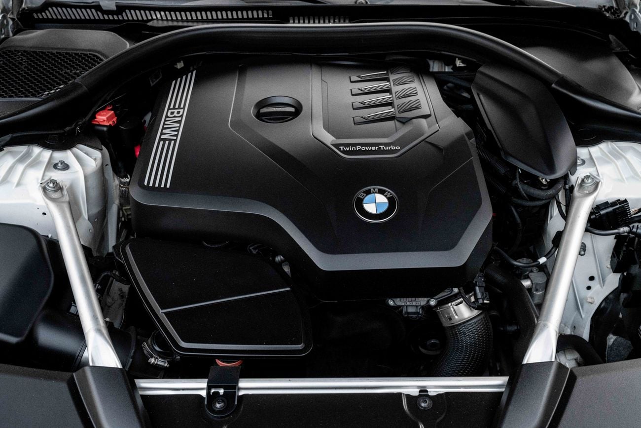 بي أم دبليو 520i 520i M-Sport | 2,644 P.M | 0% Downpayment | BMW WARRANTY+SERVICE | IMMACULATE!