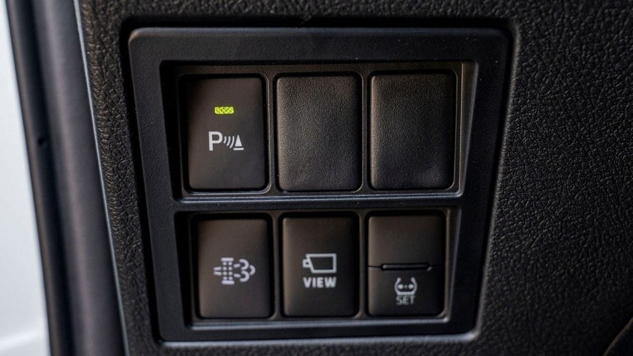 تويوتا هيلوكس TOYOTA HILUX DC ADVENTURE 2.8D AT 4X4 MY2025