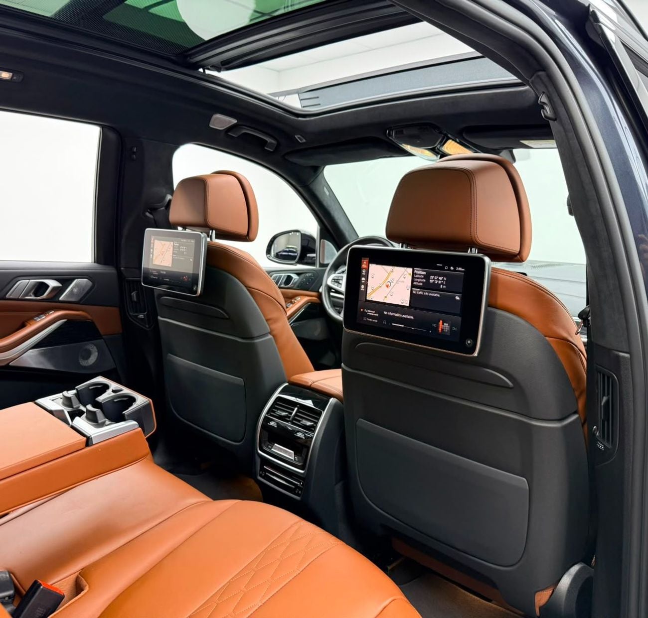 بي أم دبليو X7 M50i 2022 BMW X7 2027 BMW Warranty, Full BMW Service History, Excellent Condition, GCC